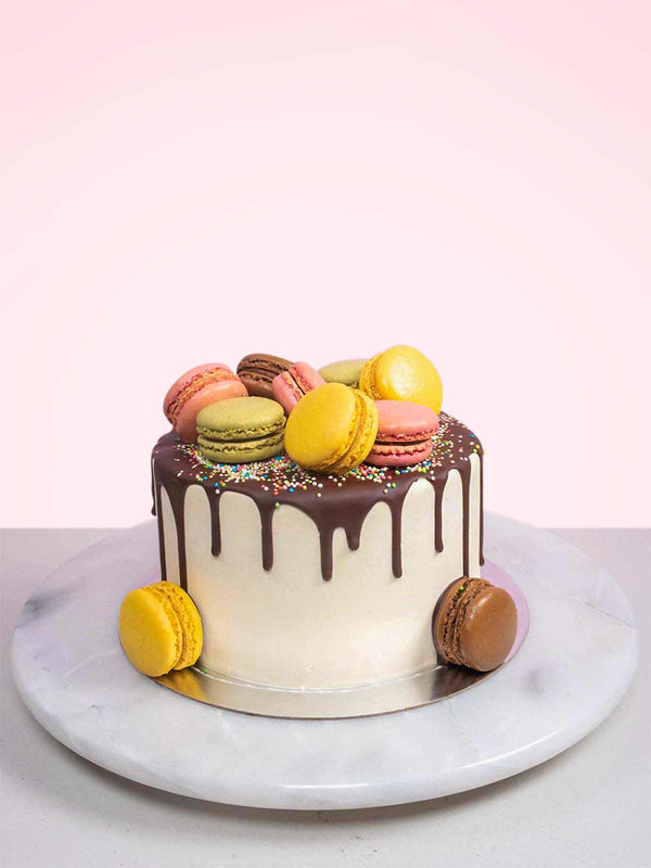 LV Cupcakes  Macaroon recipes, Latest birthday cake, Beautiful
