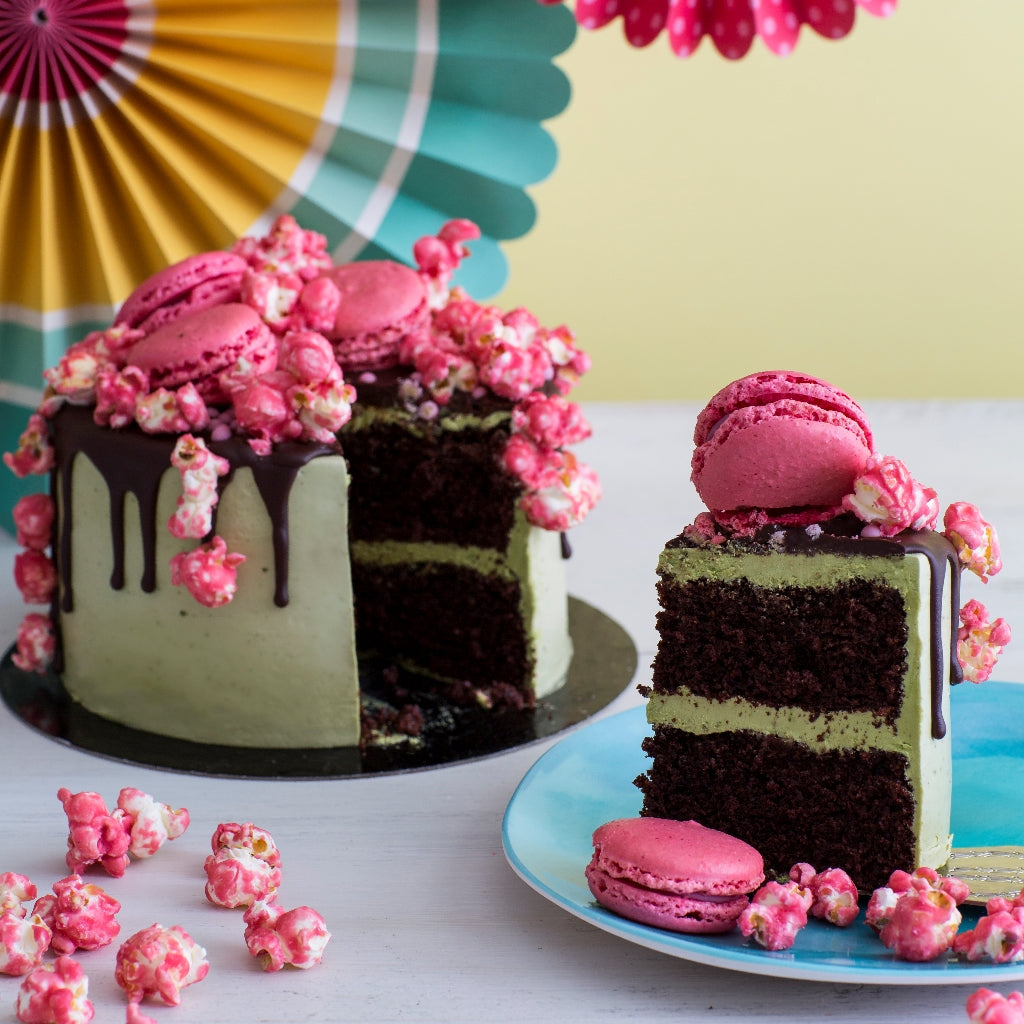 Baker Creates Realistic, Life-Size Queen Elizabeth Cake: WATCH