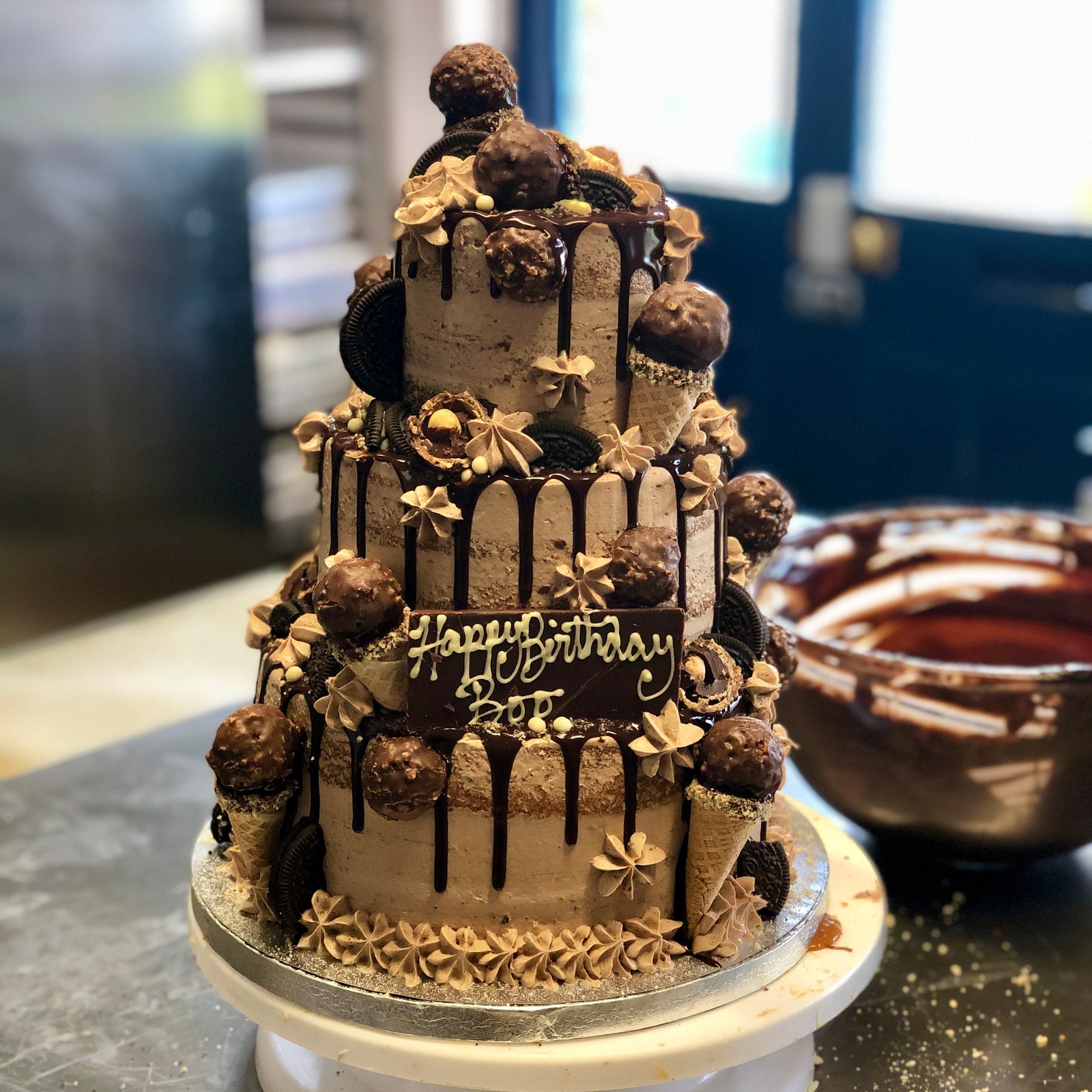 Carlo's Bakery Cake Boss Chocolate Fudge Cake, Large 10” Size - Serves 18  to 24 - Birthday Cakes and Treats for Delivery - Baked Fresh Daily,  Delivered Frozen in Dry Ice - Walmart.com