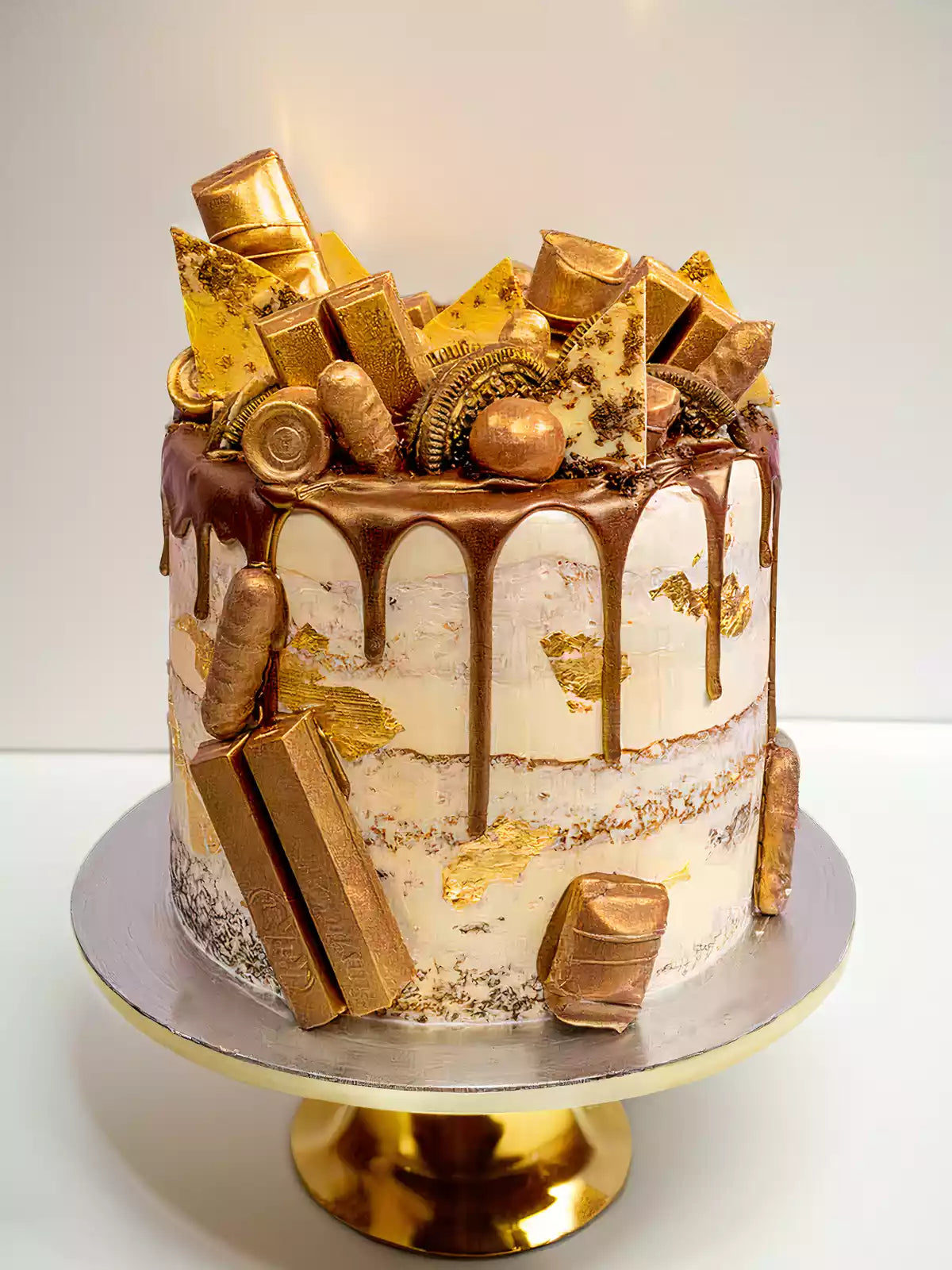 Golden Stella Birthday Cake - London and Surrey