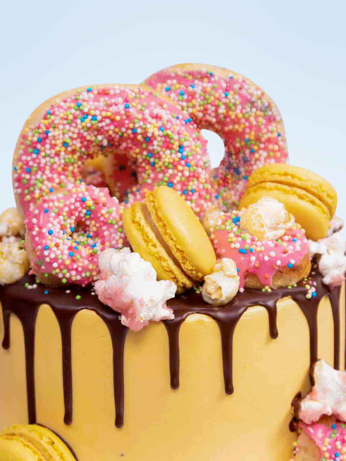 homer-simpson-themed-cake-free-delivery-london-surrey