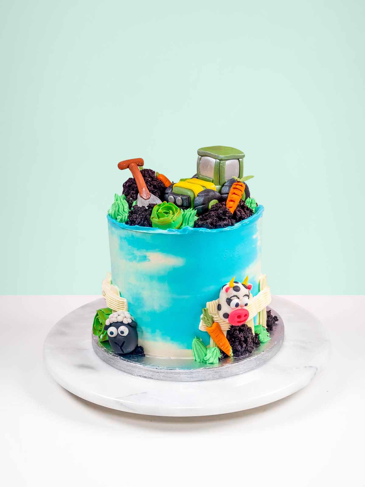 Bakes By Elise - Xbox Cake Birthday 💚 . . . . . #cake #cakes #dripcake  #vanilla #jam #buttercream #playstation #white #xbox #celebration #blue  #green #pink #pretty #london #northlondon #barnet #highbarnet #pottersbar #